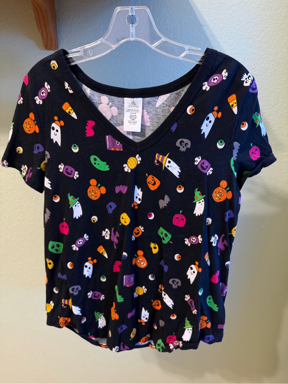 Disney Halloween Spooky Print V-Neck T-Shirt – Women’s M/M